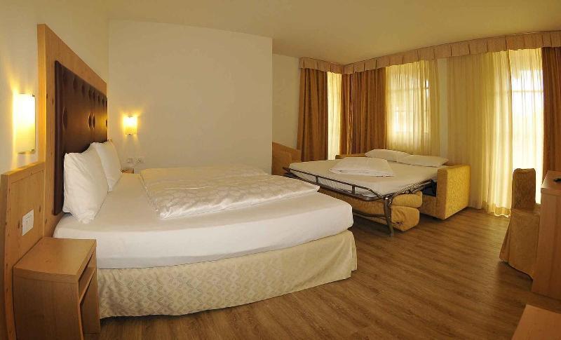 Alpen Hotel Eghel Фольгария Экстерьер фото