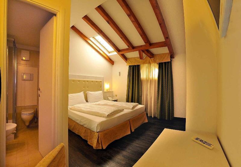 Alpen Hotel Eghel Фольгария Экстерьер фото