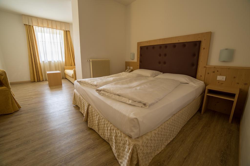 Alpen Hotel Eghel Фольгария Экстерьер фото