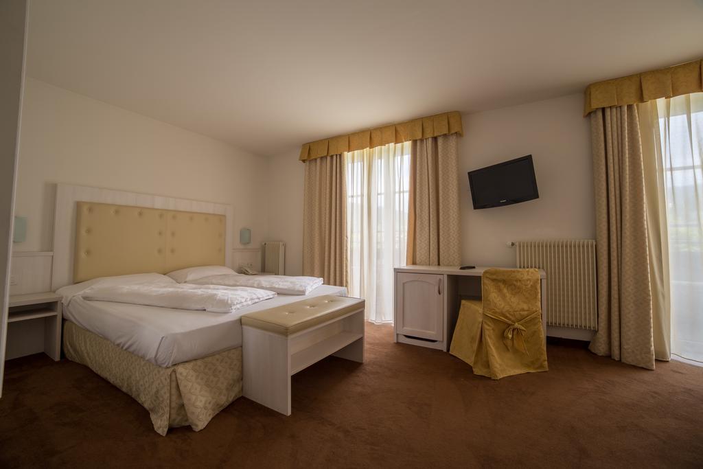 Alpen Hotel Eghel Фольгария Экстерьер фото